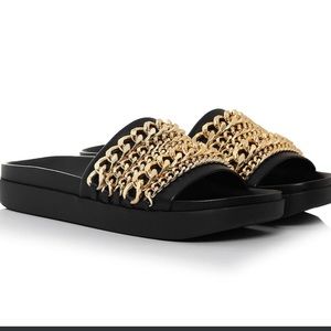 Kendall & Kylie Shiloh slides